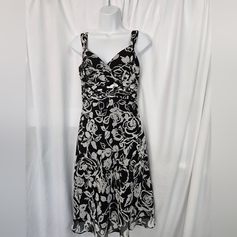 Ann Taylor Factory Black/ White Print Midi Lined Summer Flowy Dress Size 2P